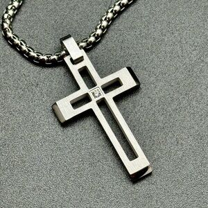 NEW Stainless Steel Cross Pendant Necklace